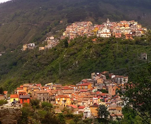 Gimigliano, la Minoranza accusa il Sindaco: “Ostruzionismo e bugie, diritti calpestati”