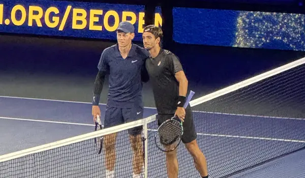 US Open: Jannik Sinner batte Musetti e vola in semifinale