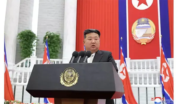 Kim Jong-un: “Rafforzare senza limitazioni le forze nucleari”