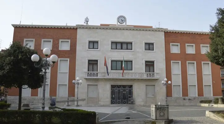 Comune di Crotone chiarisce su provvedimento cautelare: nessun coinvolgimento dell’amministrazione
