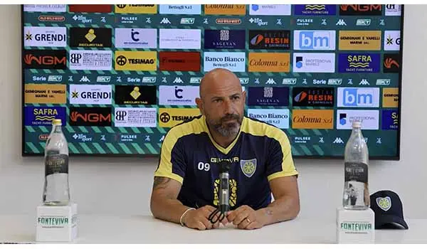 Calcio. Catanzaro – Carrarese, le parole del mister Antonio Calabro. Video