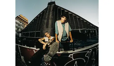 DODO&JEANVIER: dopo I Bootcamp di X Factor 25, esce "Panni Sporchi", l'energico singolo d'esordio del duo indie rock