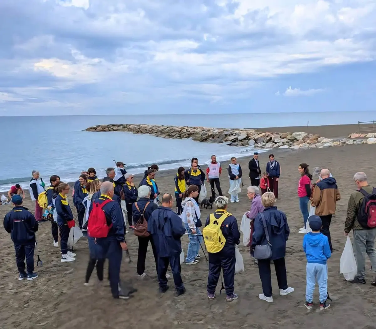 “Un Mare di Inclusione” a Marina di Cecina: oltre 50 partecipanti tra mare, tartarughe e biodiversità