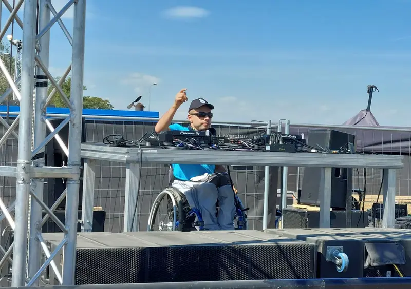 DJ NANDO, la musica oltre ogni barriera Dalla paraplegia all’Hardcore: “Just Begin Demolition” è il suo nuovo