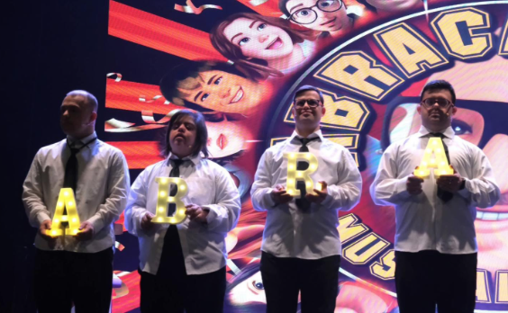 "Abracadown" diventa un tour.