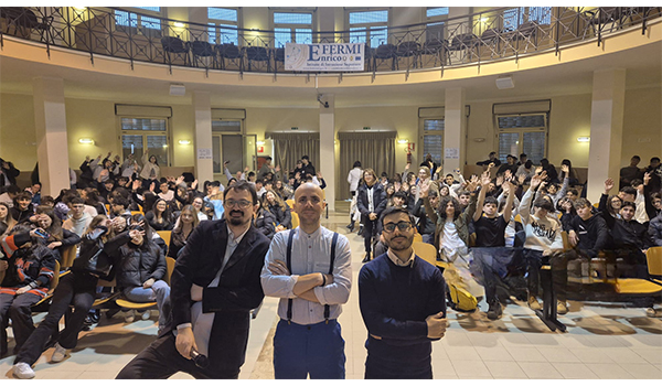 Il Mediterranea Village entra nel vivo con il tour nelle scuole di Catanzaro