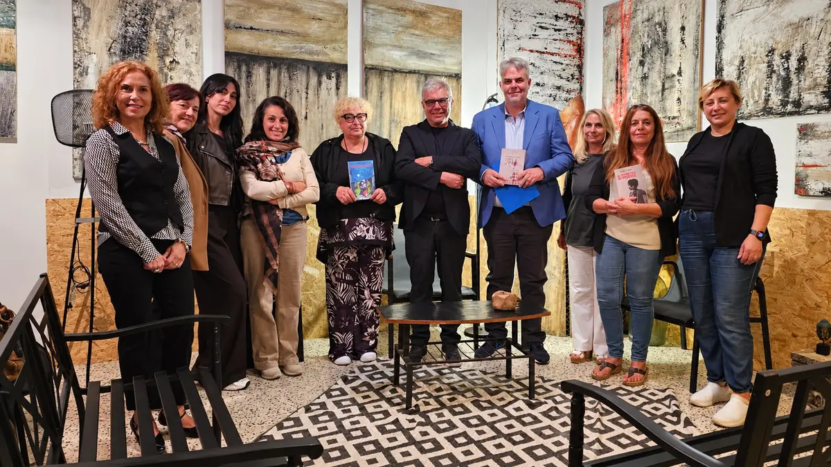 Serata ricca di emozioni al Laboratorio d’Arte Cerra di Lamezia Terme  con i romanzi di Ruggero Pegna