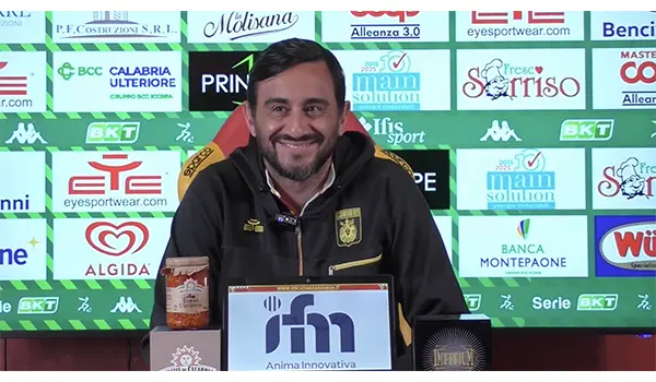 Catanzaro Palermo, Aquilani carica l’ambiente alla vigilia della semifinale playoff. Video