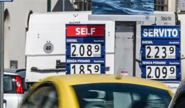 Carburanti in Italia aumenti più contenuti rispetto all’Europa secondo il Mimit