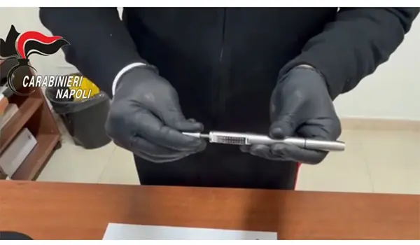 Sequestrate penne-pistola nel Salernitano: armi camuffate in stile 007 