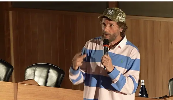 Jovanotti all’Università Magna Graecia di Catanzaro: incontro emozionante con gli studenti. Video