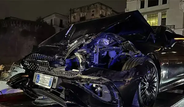 Napoli, tragedia in centro: due donne travolte sulle strisce, arrestato un 34enne ubriaco