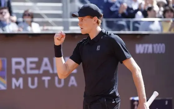 Sinner-Ruud 6-4 6-4: Jannik conquista Roma e scrive una pagina storica agli Internazionali d’Italia