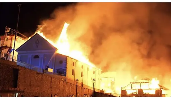 Incendio a Vermiglio, in fiamme la chiesa di Santo Stefano e diverse abitazioni