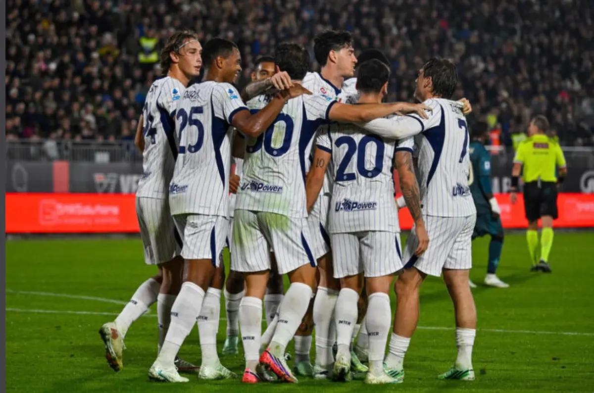 Inter vittoriosa a Venezia con due autoreti nel finale