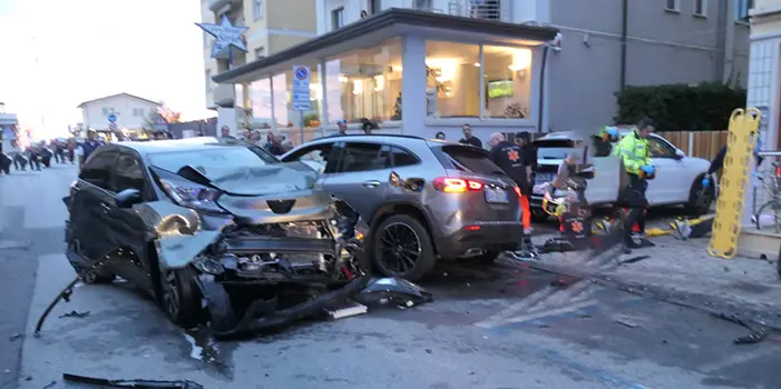 Tragedia in Versilia: Auto impazzita travolge otto persone a Lido di Camaiore