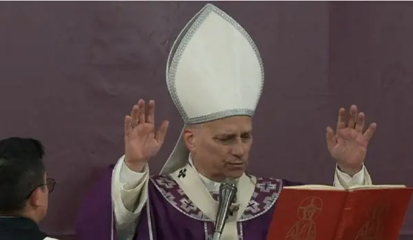 Catanzaro, Papa Leone XIV indossa una mitria realizzata dall’azienda DESTA