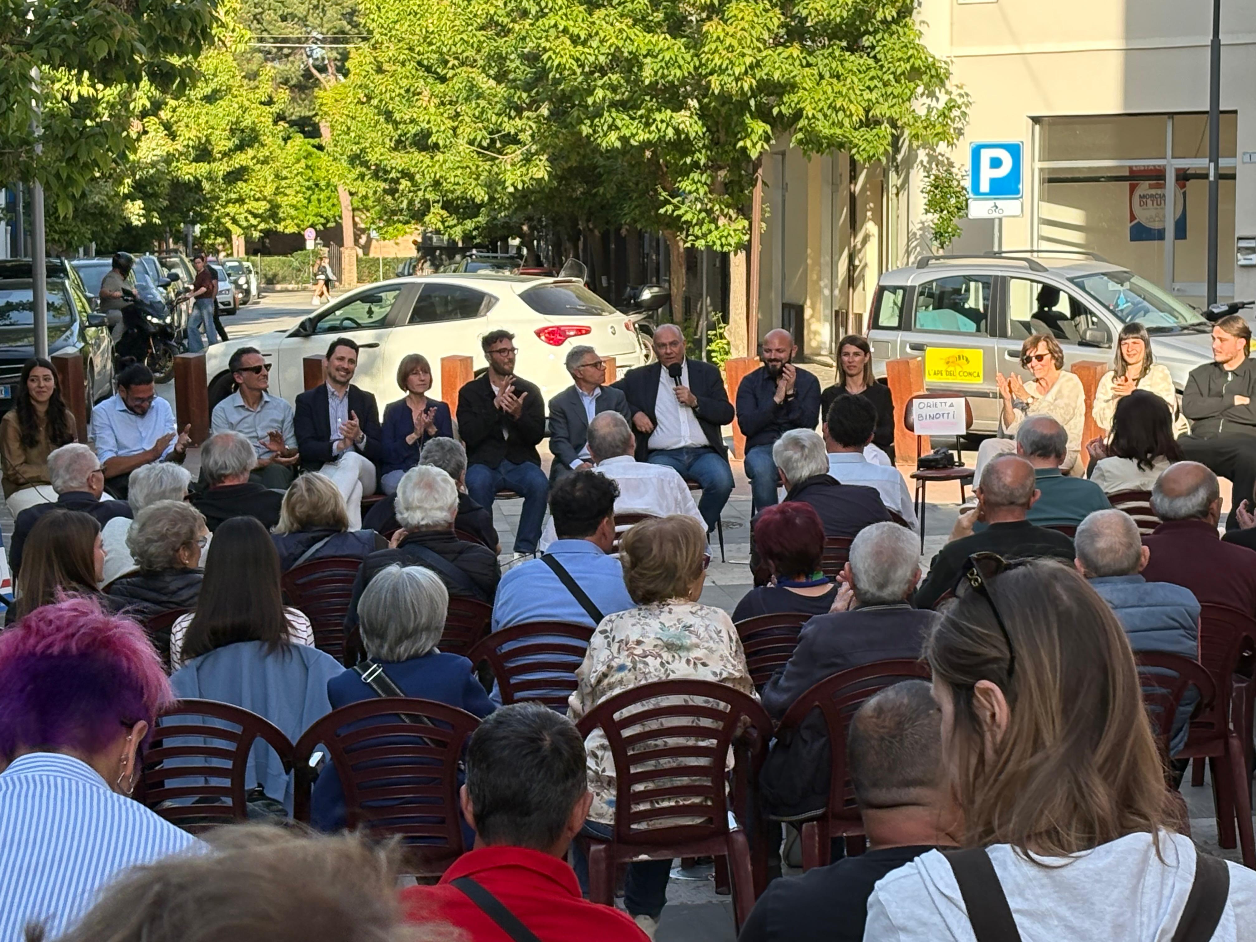 150 persone in Piazza del popolo per la presentazione della lista Morciano di Tutti