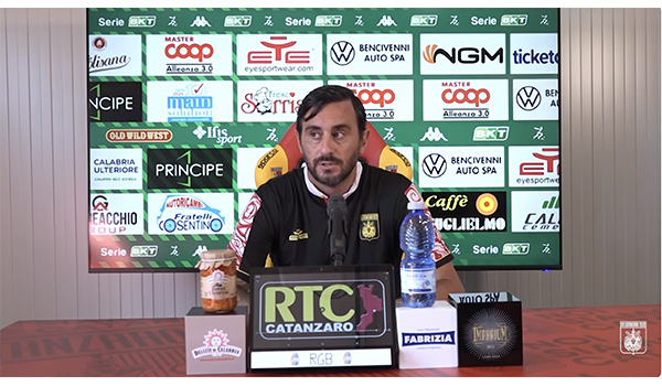 Catanzaro – Carrarese, le parole di Alberto Aquilani alla vigilia del match. Video