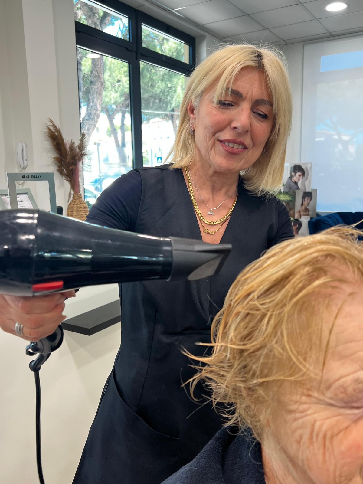 Rimini, "Parrucchieri Sensation" compie 21 anni: la scommessa vincente di Anna Farina