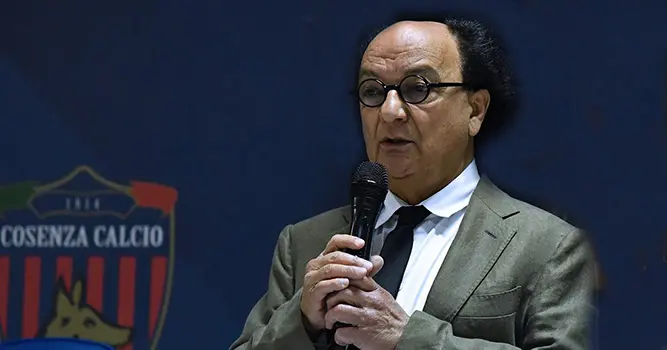 Cosenza Calcio, ultimo tentativo di Guarascio: “Scende in campo” con la squadra per salvare la stagione