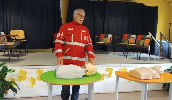 Lezioni di Primo Soccorso all'IIS Costanzo di Decollatura con la Croce Rossa  