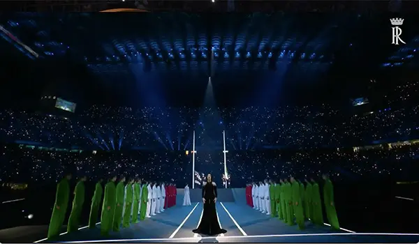 Milano Cortina 2026 accende la fiamma olimpica: spettacolo ed emozioni alla Cerimonia d’Apertura di San Siro (Video)