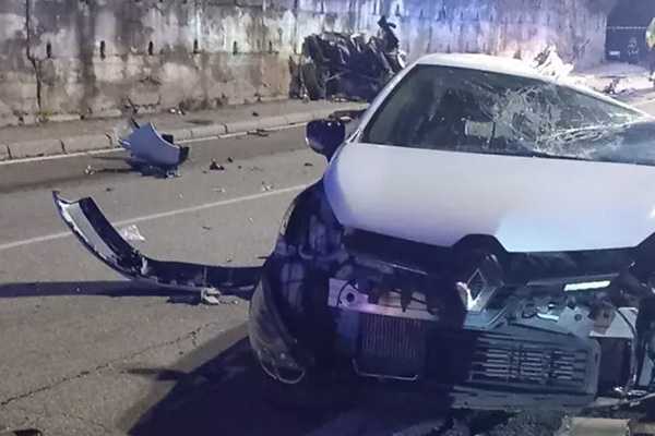 Incidente stradale: scontro tra auto, morto un 18enne e tre giovani feriti