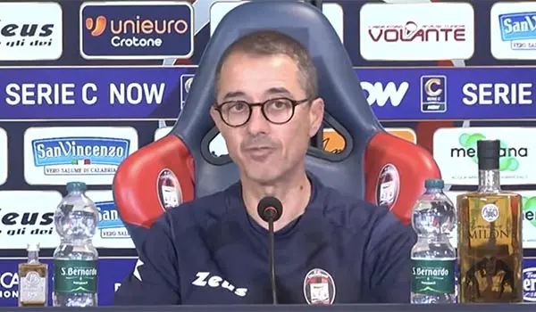 Crotone, Longo carica la squadra: “Contro il Latina la partita più difficile dell’anno” (Video)