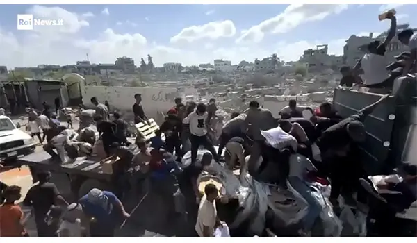 Assalto ai camion di aiuti: Gaza tra disperazione e caos umanitario