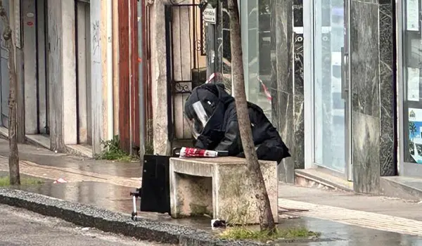 Allarme bomba a Cosenza rientrato: valigia vuota vicino a una scuola, studenti rientrano in classe