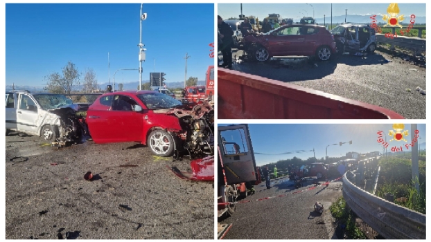 Schianto all’alba sulla SS106: due vittime e quattro feriti, strada chiusa