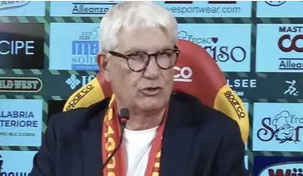 Catanzaro, Floriano Noto carica i giallorossi: “Pronti a nuove sfide” Video
