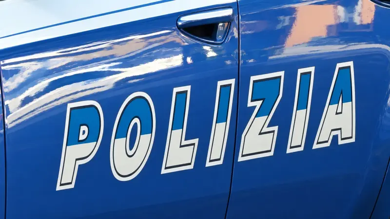 Bologna, dal carcere coordinavano estorsioni e droga: sei arresti