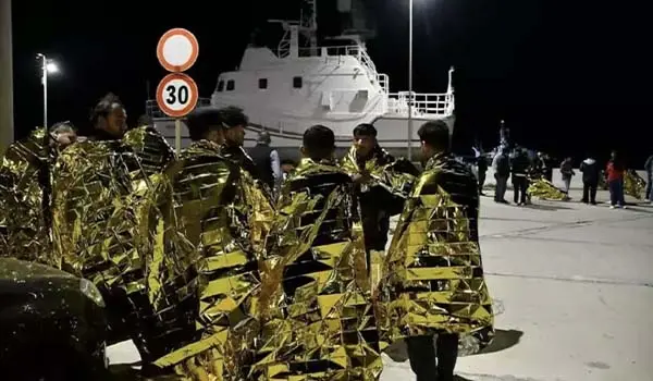 Salvataggio in mare a largo di Capo Rizzuto: 73 migranti tratti in salvo dalla Guardia Costiera di Crotone