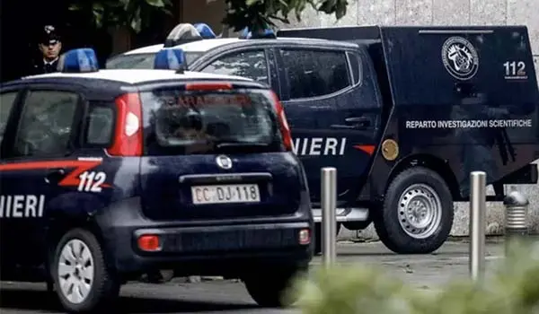 Femminicidio a Civitavecchia: uomo uccide la compagna a coltellate e si costituisce