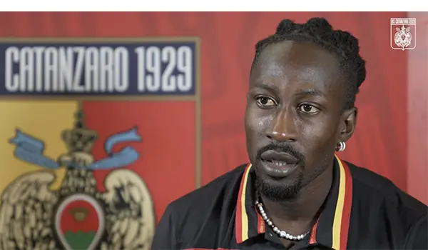 Le Prime emozionanti parole di Coulibaly con la maglia del Catanzaro (Video)