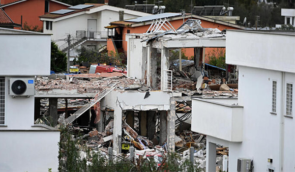 Esplosione a Piana del Sole, tre palazzine distrutte: paura tra Roma e Fiumicino