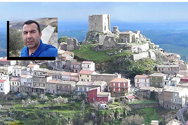 Ordinanza "vietato ammalarsi" a Belcastro: protesta contro le carenze sanitarie