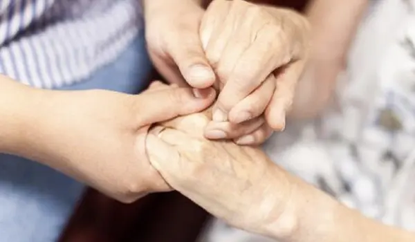 Scoperta shock nel Siracusano: disabili e anziani picchiati, umiliati e sedati illegalmente