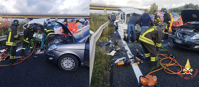 Incidente su Viale Europa a Catanzaro: Vvf estraggono feriti dalle lamiere