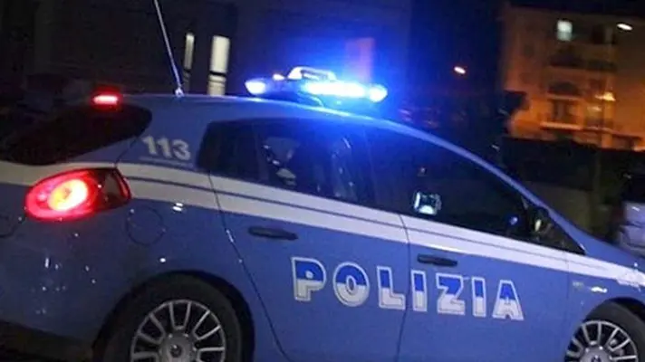 Giovane di 22 anni trovato morto all’Eur: indagini sulla tragedia nella movida romana