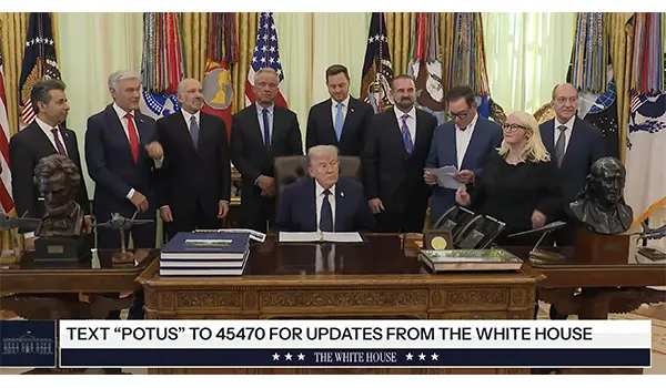 Trump annuncia maxi taglio ai prezzi dei farmaci negli US