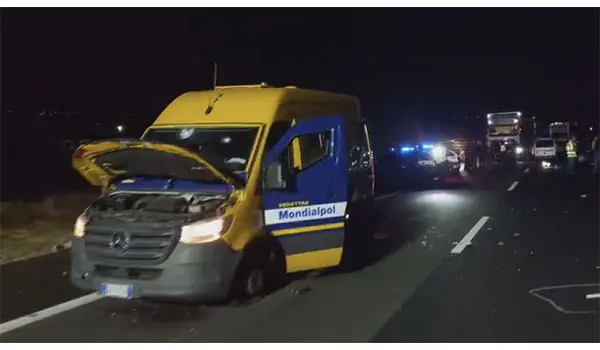 Assalto con esplosivo a due portavalori sulla A14: sventato colpo da film tra Loreto e Civitanova