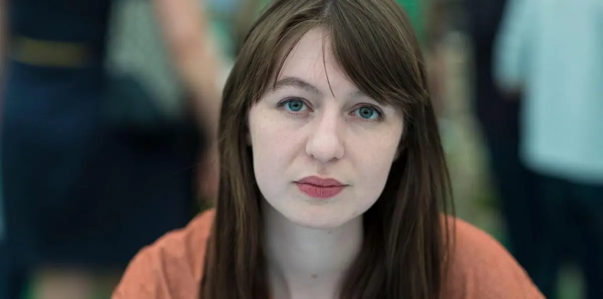 Sally Rooney ritira i libri dal mercato britannico per il sostegno a Palestine Action
