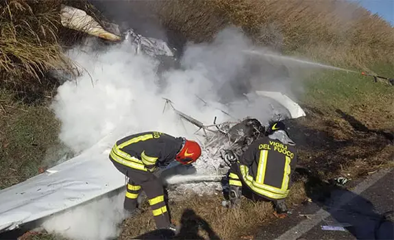 Tragedia a Premariacco: morti una ragazza di 15 anni e il suo istruttore di volo in un incidente di ultraleggero