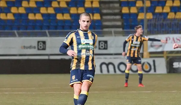 Calciomercato Catanzaro: ufficiale, Davide Buglio è giallorosso. Il centrocampista arriva dalla Juve Stabia