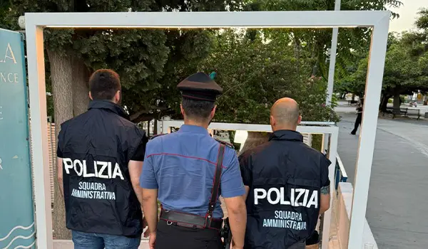 Movida a Catanzaro, alcol ai minori e buttafuori abusivi: maxi controlli tra Soverato e Pietragrande