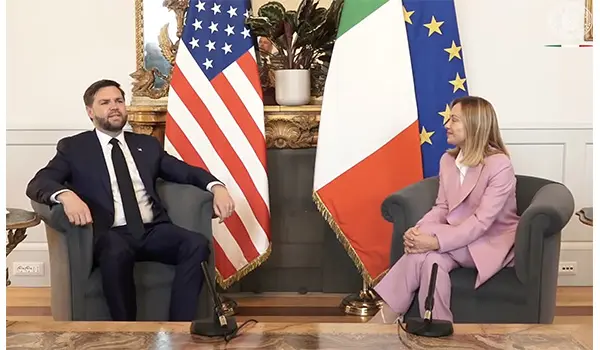 Giorgia Meloni accoglie J.D. Vance a Palazzo Chigi: “Italia e Stati Uniti uniti da un’amicizia speciale”