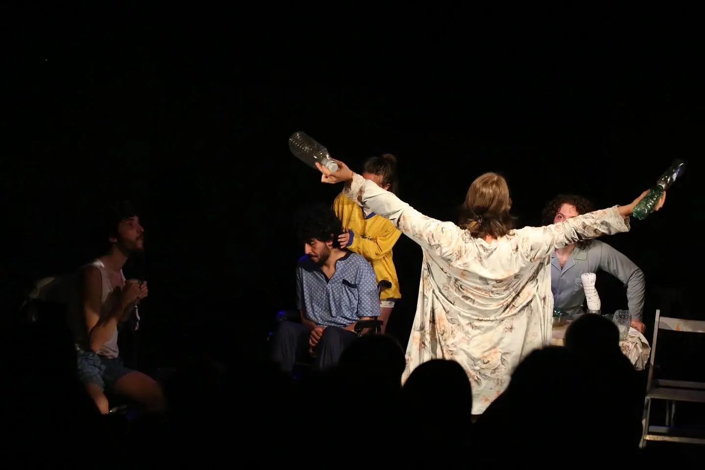 “Inquilini”, al Serra sei personaggi in gioco per la vita 